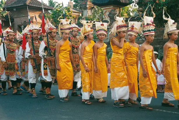 Tanzgruppe auf Bali