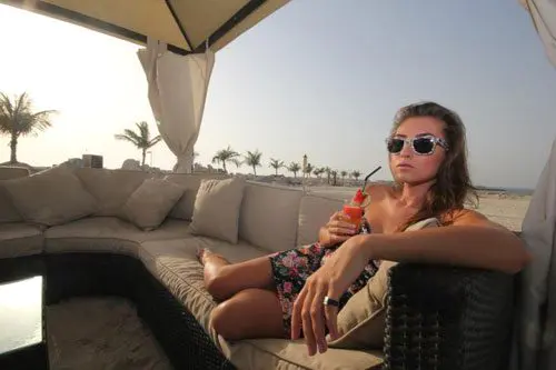 thema-1---joya-beach-club-lounge