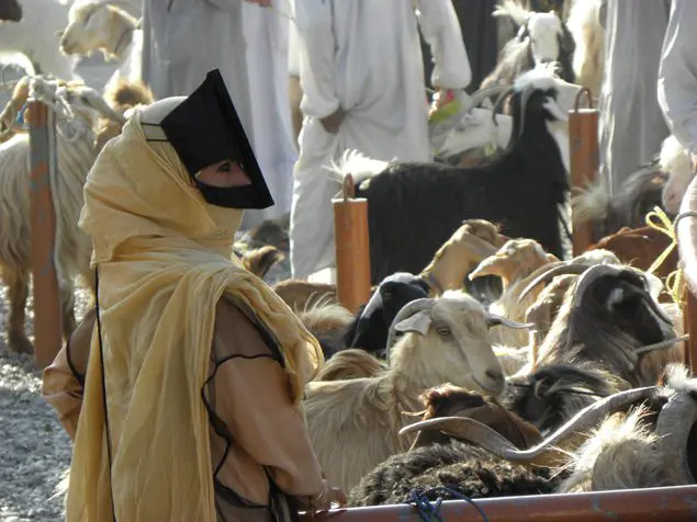 Frau im Oman