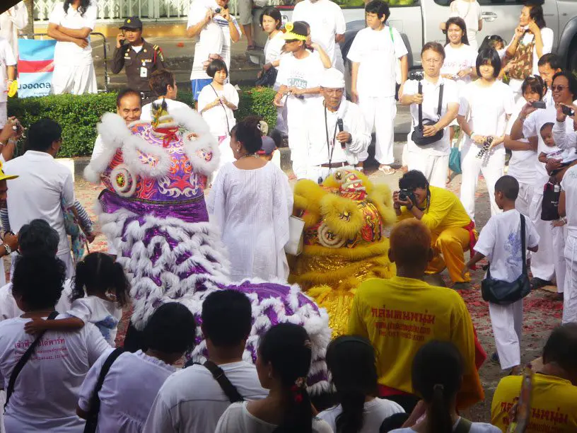 Vegetarian Festival Phuket und Beluga School for Life Thailand