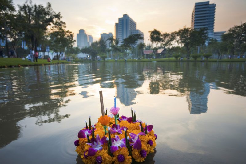 Loy_Krathong_2