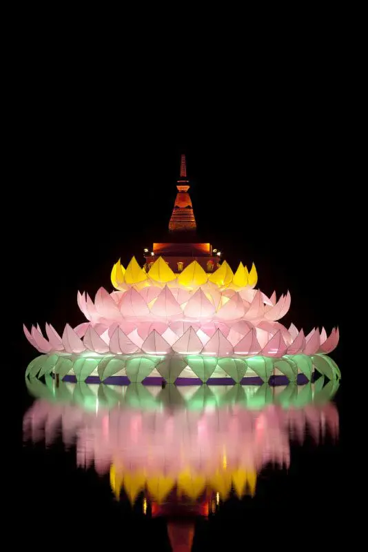 Loy_Krathong_3