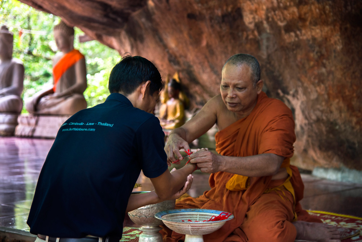 buffalo-tours-segnung-durch-mnch