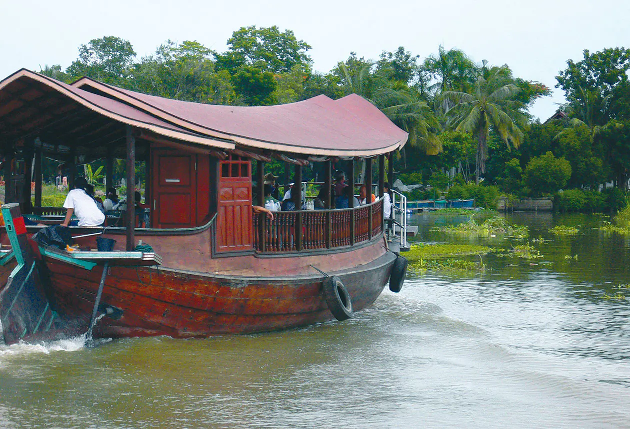 eat-2-Nakorn-Chaisri-Fluss