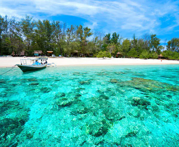 4--Masterlu-Dreamstime.com  22133203  Beautiful-sea-and-coastlines-of-Gili-Meno-Indonesia