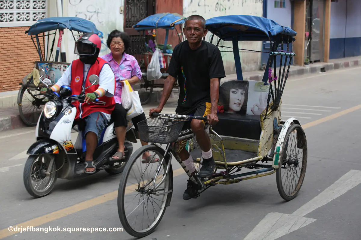 Thailändisches Fahrradtaxi Samlor