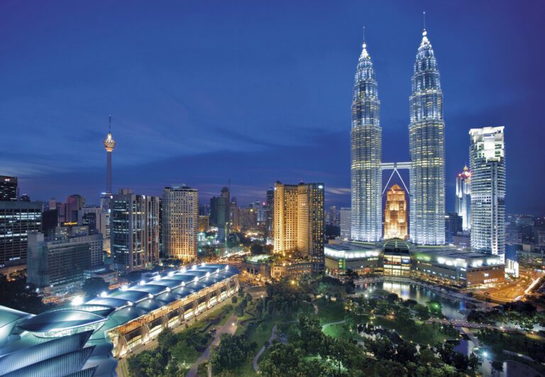 1-tischler Malaysia Kuala Lumpur bei Nacht
