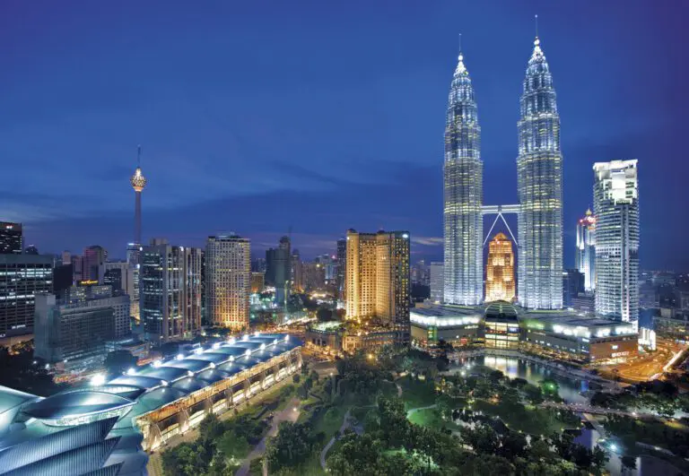 1-tischler Malaysia Kuala Lumpur bei Nacht