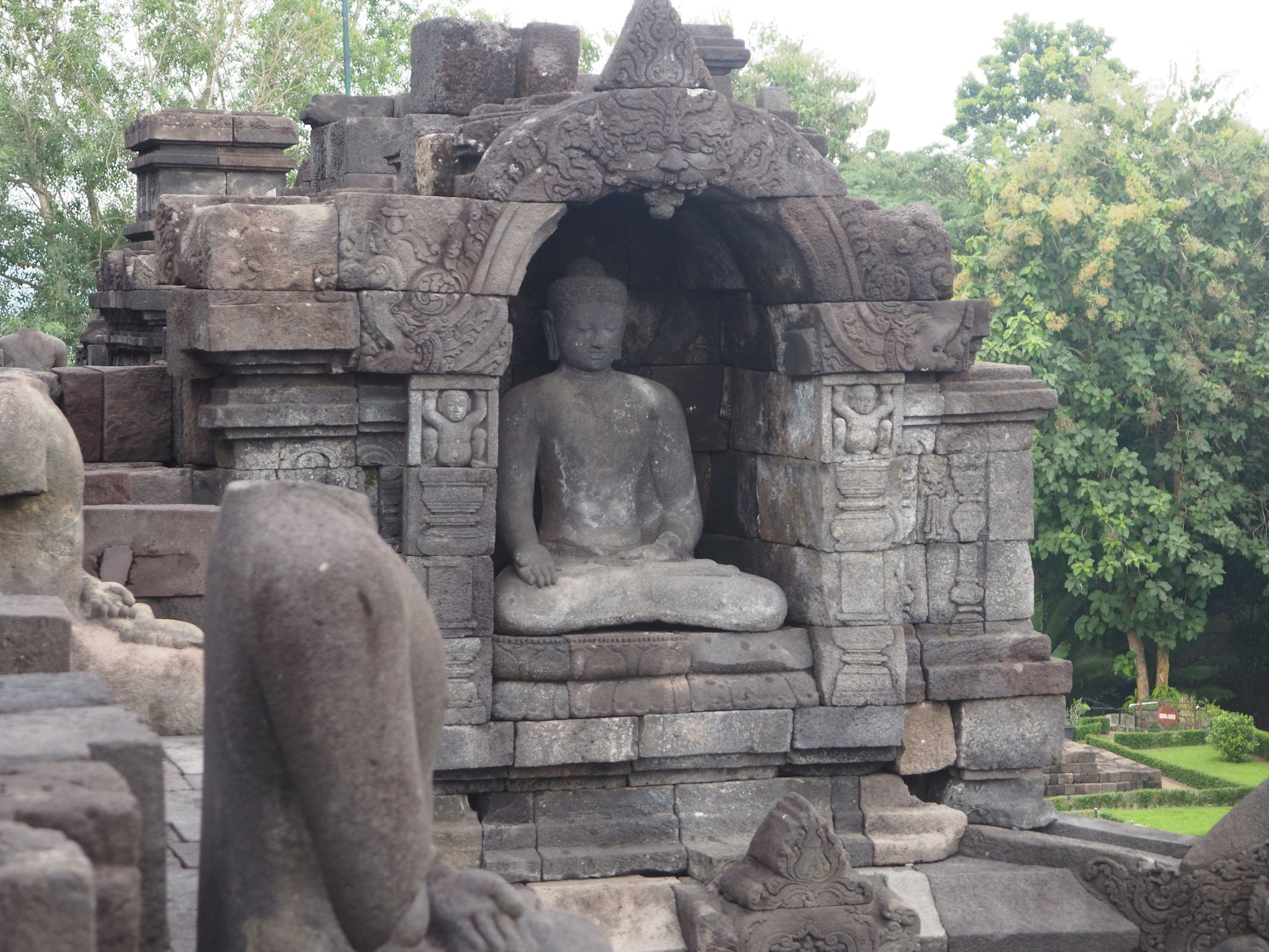 travelmundus bodubudur-tempel-yogyakarta-java-indonesien-08
