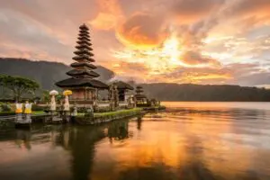 TITELBILD bali-pura-ulun-danu-am-bratan-see-2016-shutter