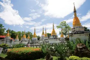 TITELBILD Lampang-Wat-Chedi-Sao-Lang-000009380