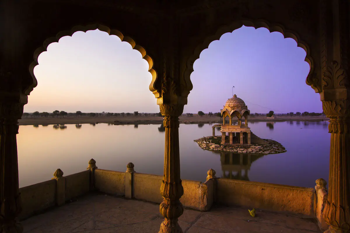 Gadi-Sagar-Gadisar-Lake-in-Jaisalmer-Rajasthan-North-India