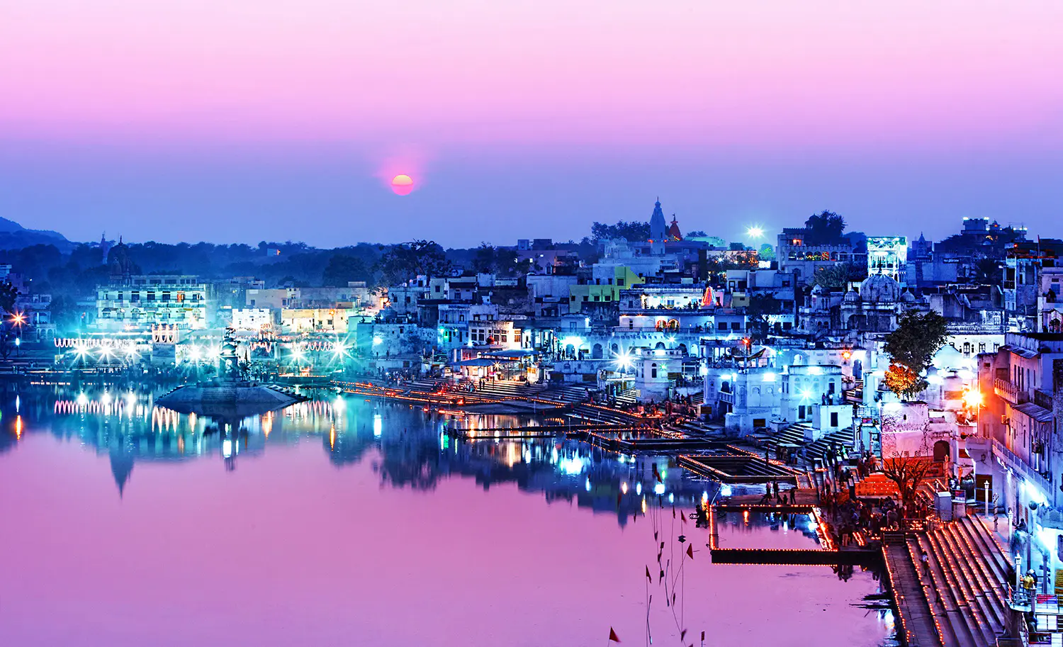 Sonnenuntergang-in-Pushkar-pinkfarbener-See