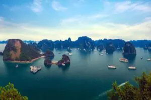 Vietnam---Halong-Bucht