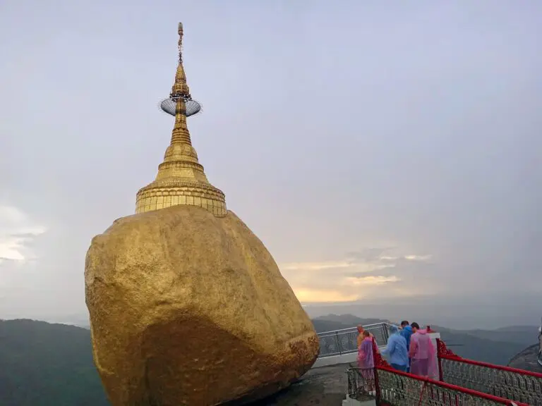 golden-rock