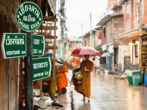 Titel-loei-chiang-khan-strasse-moench-almosen