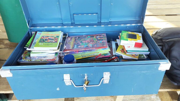 Box-mit-Lernmaterialien