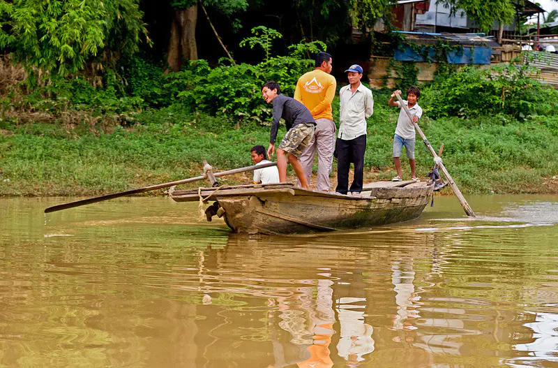 Boat-on-the-Sangker-river-near-the-city-of-Battambang