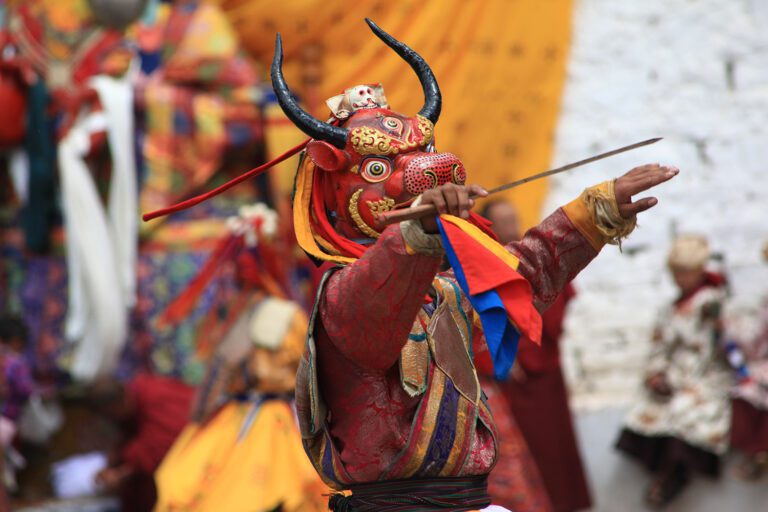 maskentanz-paro-festival-bhutan