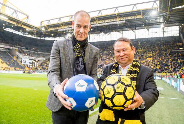 Borussia-Dortmund-and-Bangkok-Airways