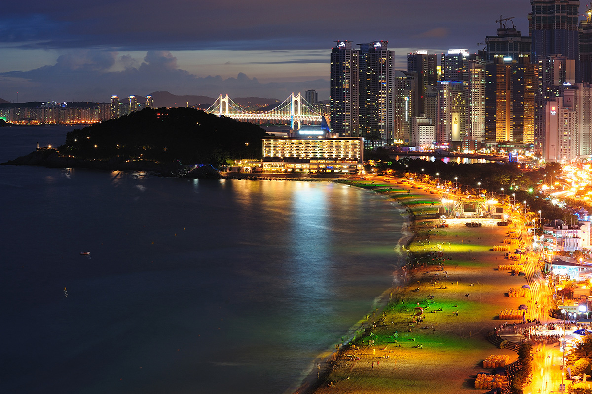 Color-Coated-Nightscape-of-Haeundae