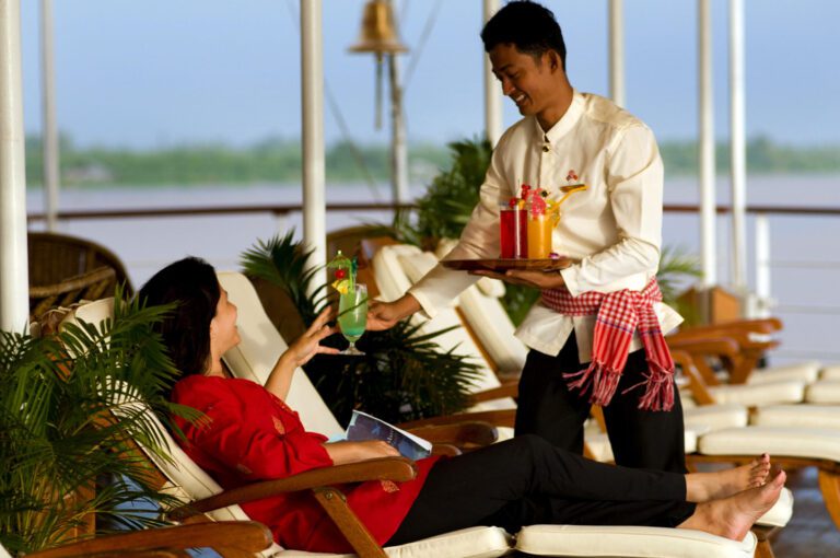 Titelbild-Alternativ An-Bord-der-RV-Mekong-Panda