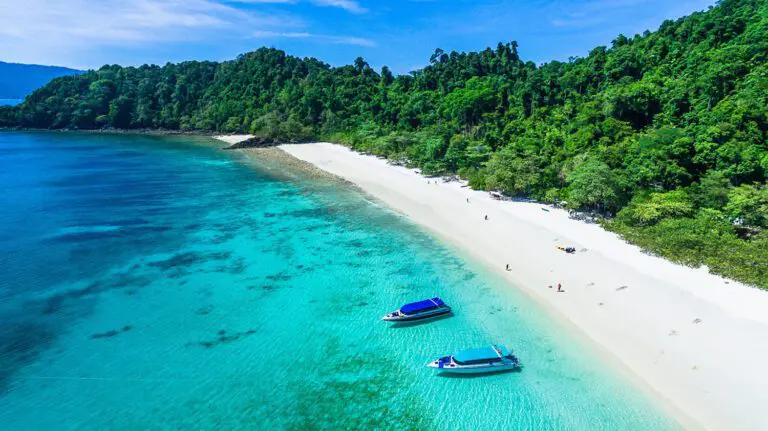 Ta-Fook-Iinsel--Mergui-Archipel-Myanmar-Copyright-Shutterstock.com-2