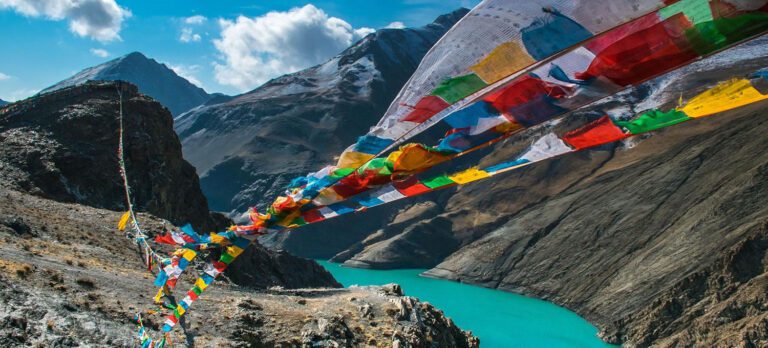 Tibet-Gebetsfahnen-Berge