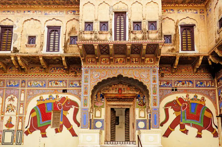 Titelbild-Haveli-mit-Freskos-Mandawa-Rajasthan-Indien