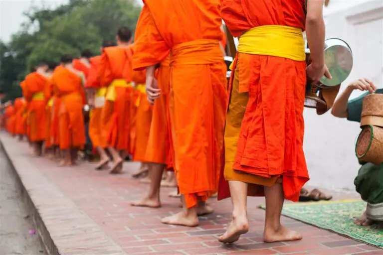 1 Martinkay78 Dreamstime.com 39832295 Almosenzeremonie Luang Prabang Laos