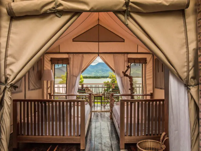 4vietnam-lak-lake-accommodation-tented-camp-bedroom-family