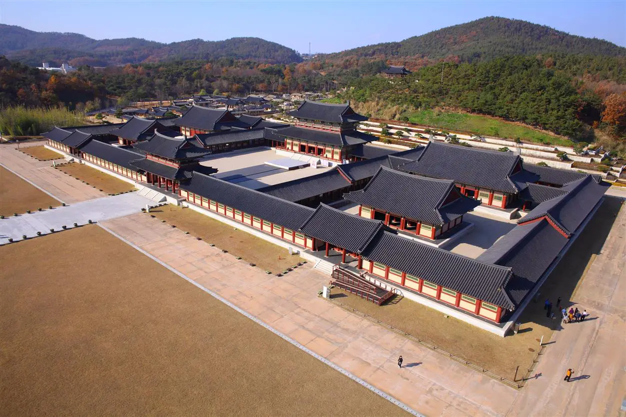 4 Baekje Kulturkomplex