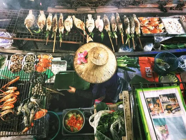 Wasserpuppenspiel in einem vietnamesischen Dorf