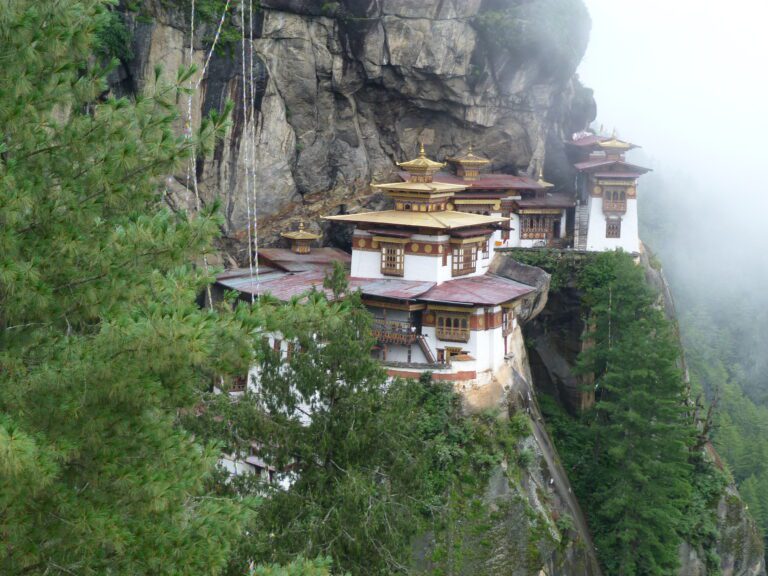 1 Bhutan Paro TigersNest Copyright TischlerReisen