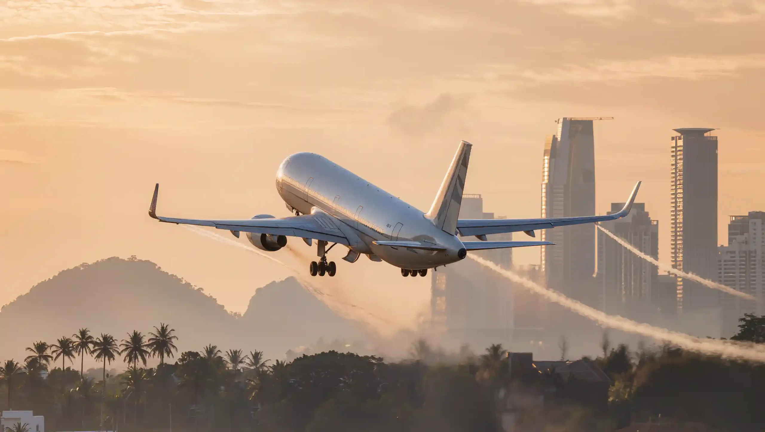 Flugzeug über den Wolken - Alternative Flugrouten nach Asien
